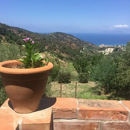 Agriturismo Fattoria Di Grenne Ficarra