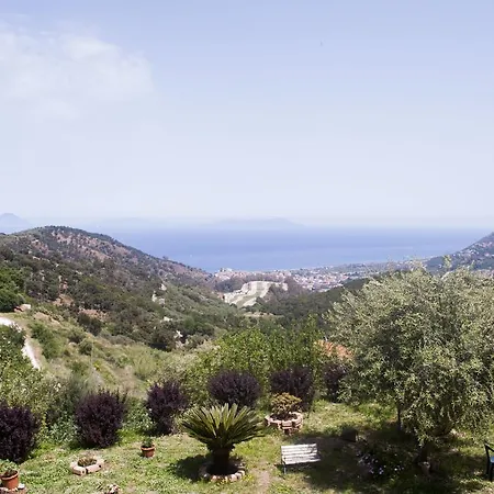 Alloggio per agriturismo Fattoria Di Grenne Ficarra